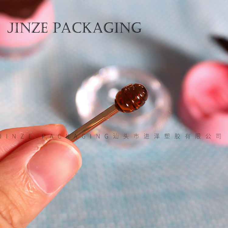 Jinze Cosmetic Packaging OEM Honey Pot Lip Care Containers Ball Shape Cute Lip Balm Cases Jars