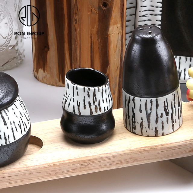 Kitchen Japanese Fashion Seasoning Oil Bottle CeramicSoySauceBottle