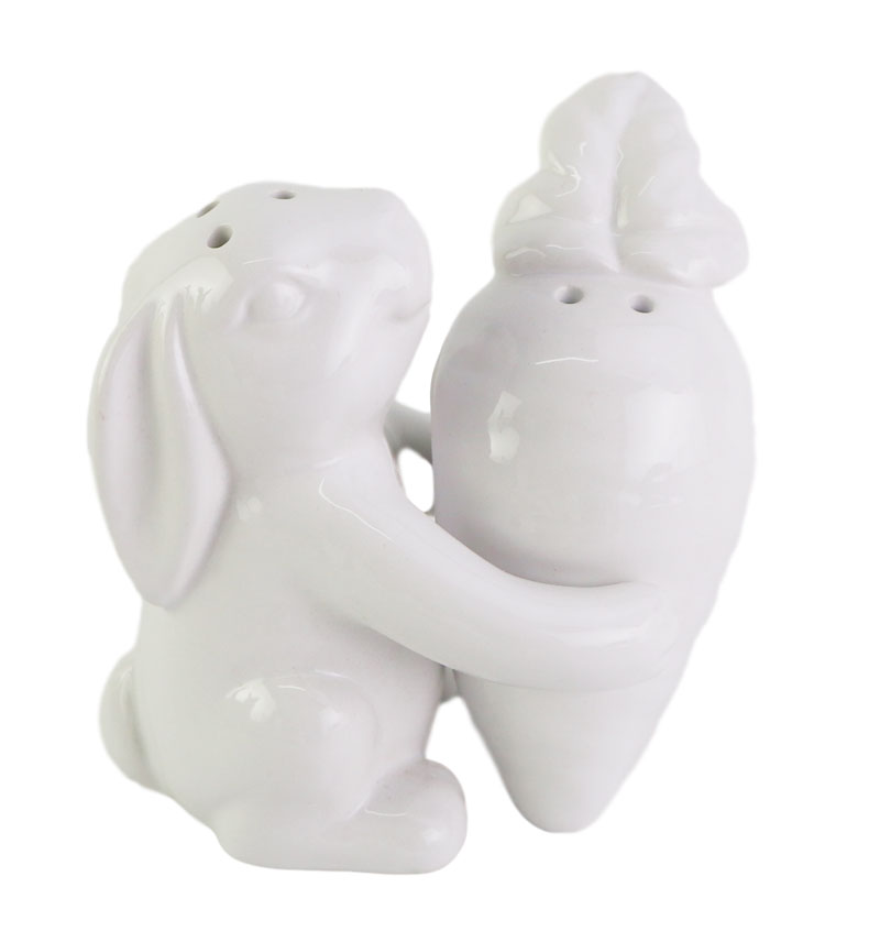 Kitchen and restaurant using bunny salt and pepper shaker
