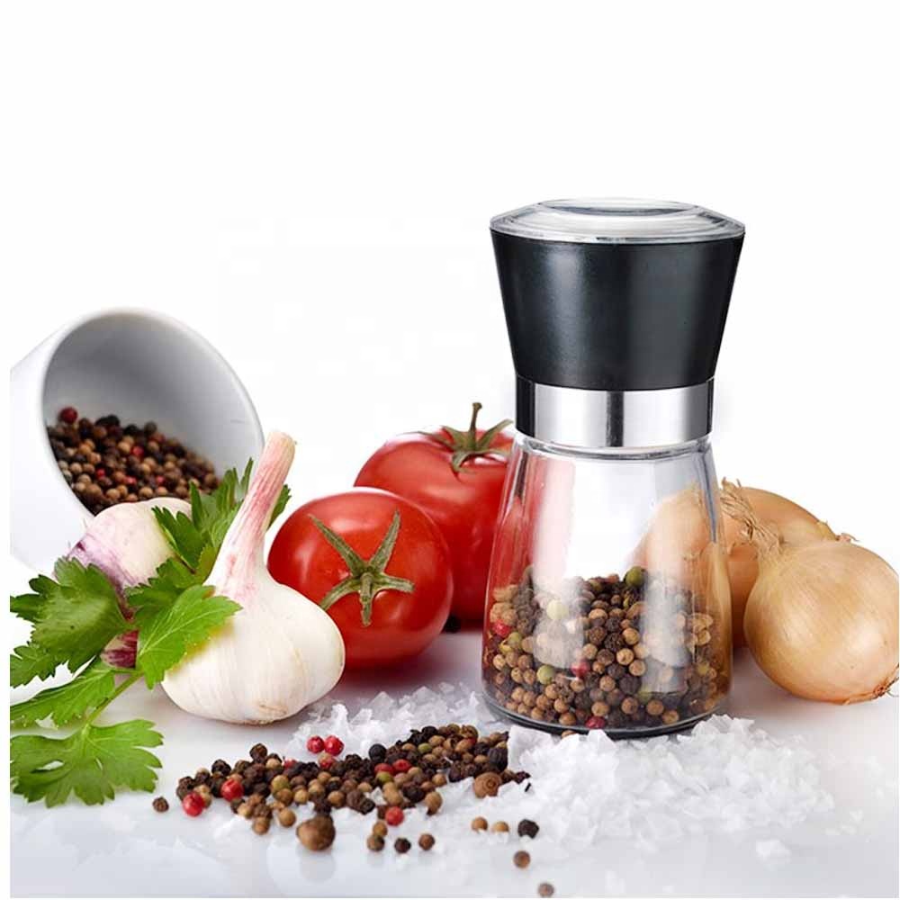 Kitchen use glass spice jars salt and pepper shakers grinder set