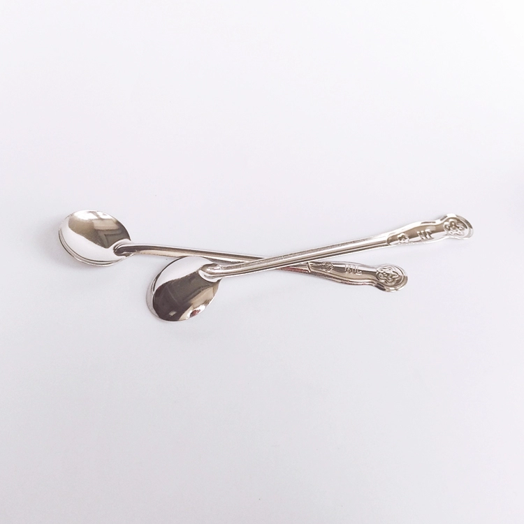 Kitchen utensils 220ml clear glass jar with spoon and stainless steel cover for pepper seasoning salt