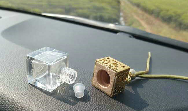 LANJING Empty Square Shape Car Air Freshener Perfume Bottle With Wooden Cap