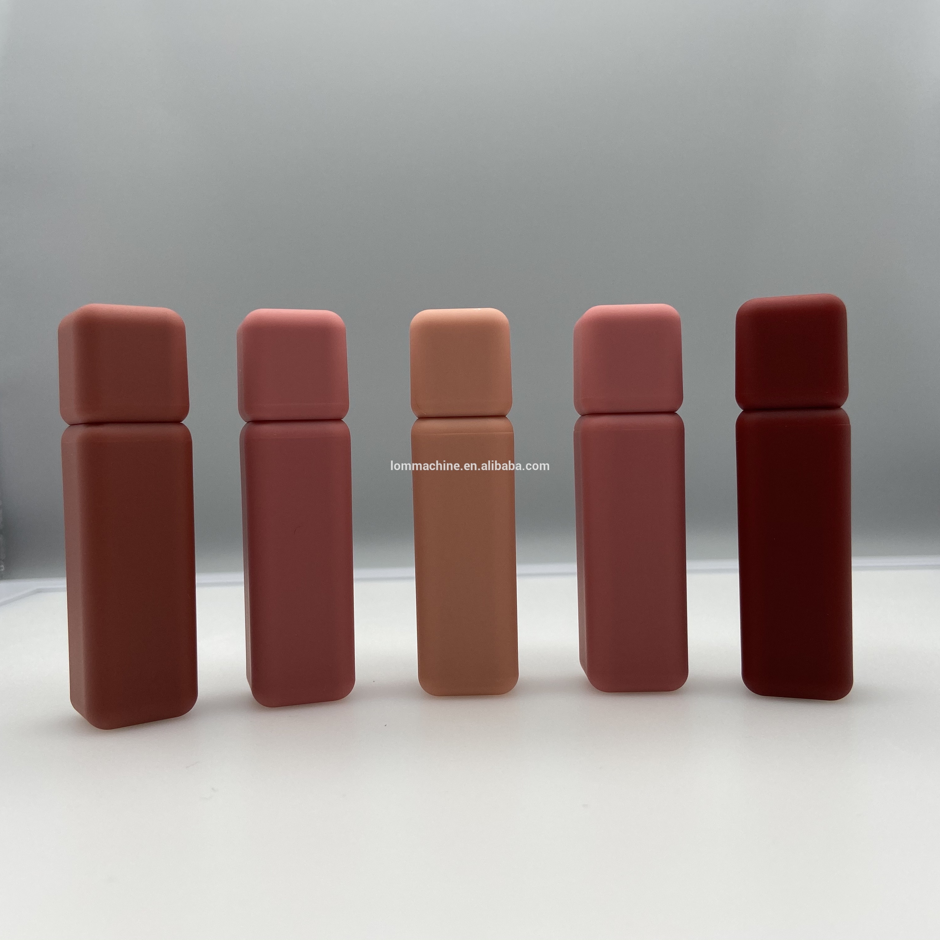 LOM-A02 Custom Labels Nude Colors Liquid Lipstick Private Label Glitter Shiny Waterproof Lip Gloss Vendor Oem
