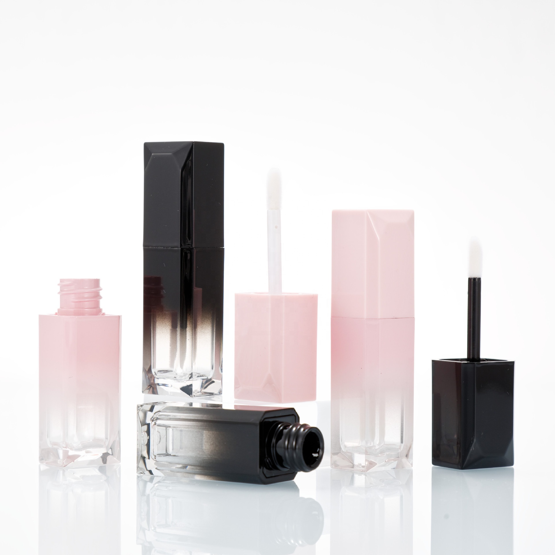 LOM-A03 Wholesale Square Cosmetic Cute Gradient Pink Blue Plastic Bottle Elegant Empty Lip Gloss Tube Container With Wands Br