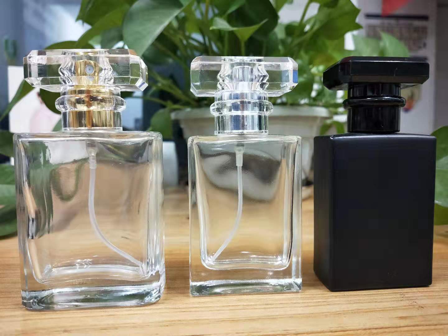 LOW MOQ Square Clear Black Victoria Sercret MIst Spray Pump Perfume Glass Bottle 30ml 50ml