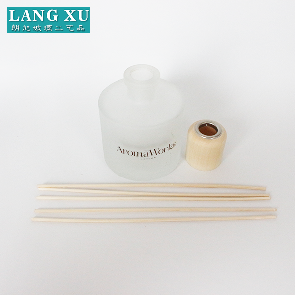 LX custom logo printed round 100ml 200ml frosted wholesale glass reed diffuser bottles