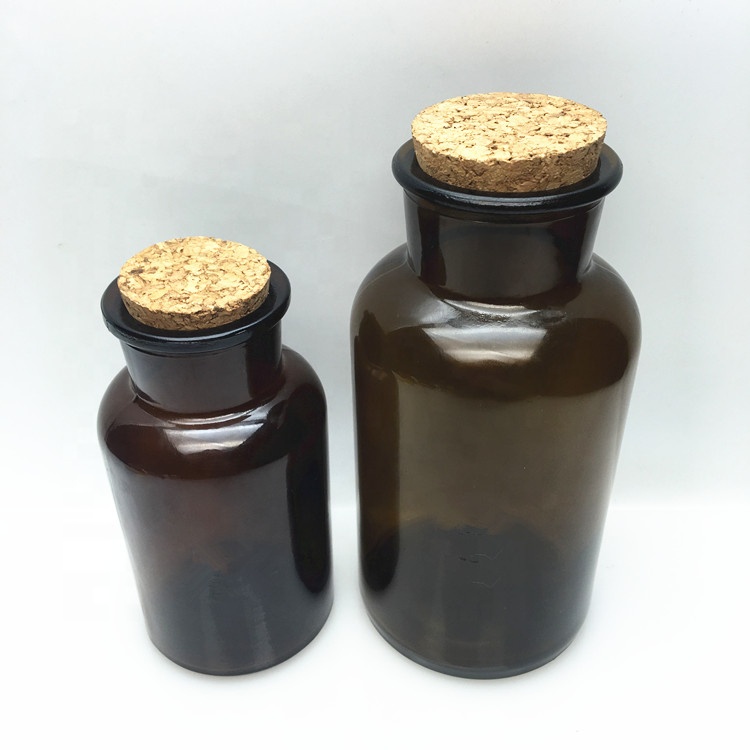 Laboratory amber apothecary medicine pill glass jars with wooden plug 125ml 250ml 500ml