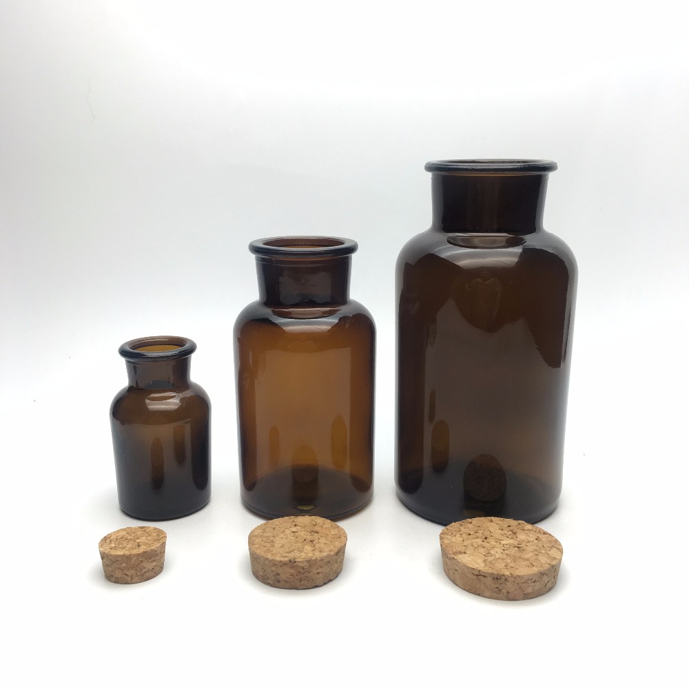 Laboratory amber apothecary medicine pill glass jars with wooden plug 125ml 250ml 500ml