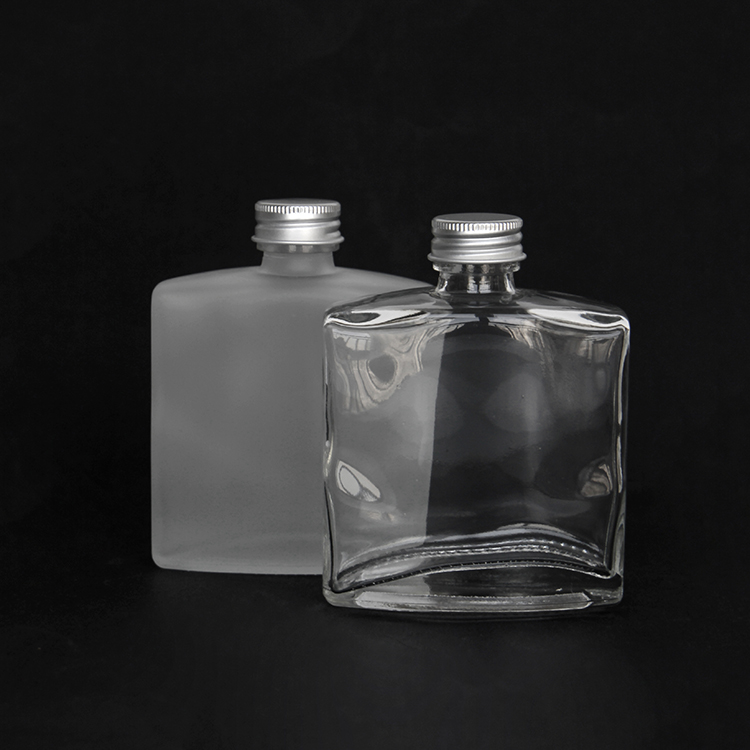 Latest 200ml Cold Brew Coffee Glass Bottle With Screw Lid Flat Hip Flask Matt Black Bottle For Cold Drip