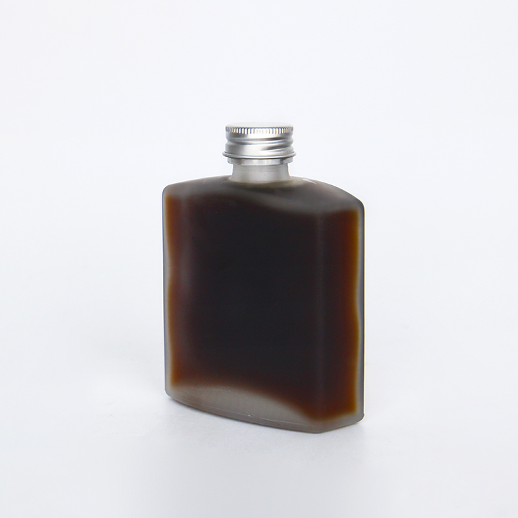 Latest 200ml Cold Brew Coffee Glass Bottle With Screw Lid Flat Hip Flask Matt Black Bottle For Cold Drip