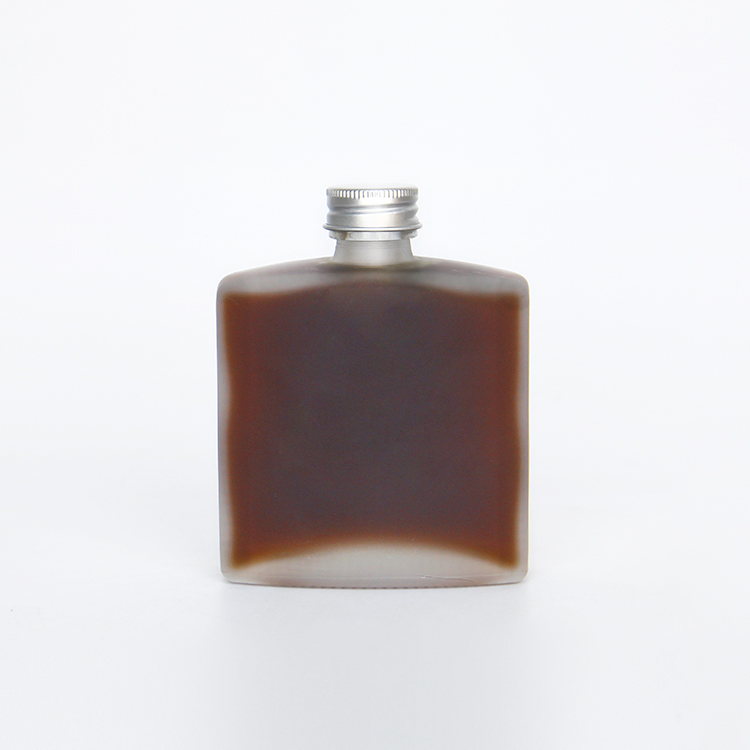 Latest 200ml Cold Brew Coffee Glass Bottle With Screw Lid Flat Hip Flask Matt Black Bottle For Cold Drip