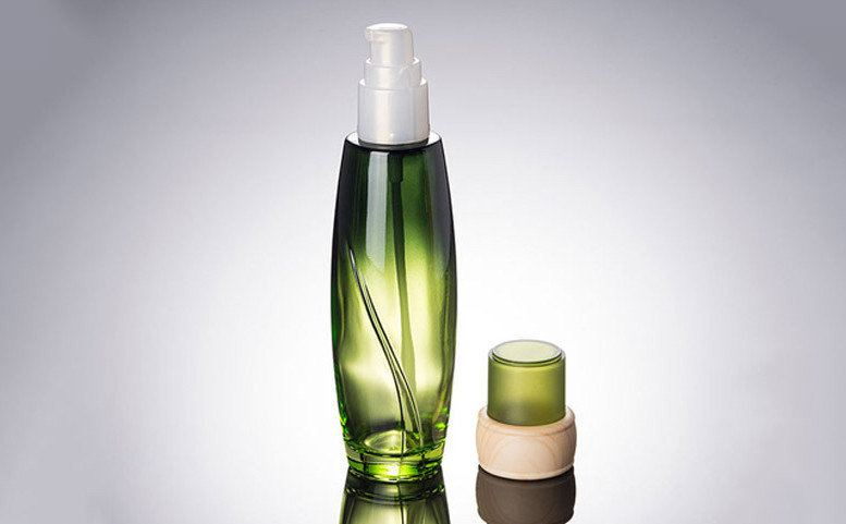 Lotion Pump Bottle Cylinder Glass with Screw Cap Bamboo ECO Friendly Luxury Cosmetic Packaging Stock Product Empty 100ml Green