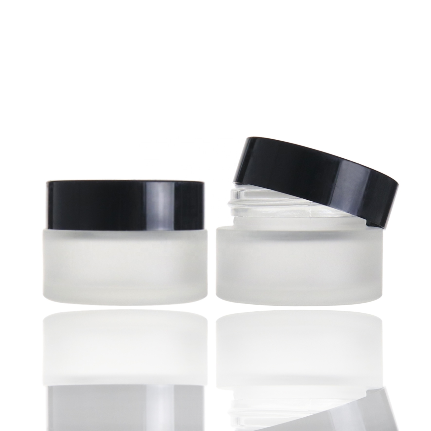 Low MOQ 15g glass cosmetic frosted jar with black lid