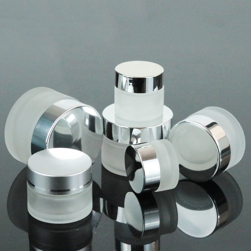 Low MOQ Ready to Ship 30ml 1oz cosmetic glass jar with silver lid for packaging (GJM19)