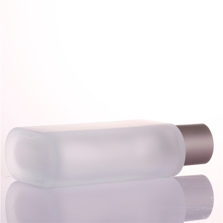Luxury 30ml 50ml 100ml frosted oblate shape glass mist spray perfume bottle with silver aluminum cap