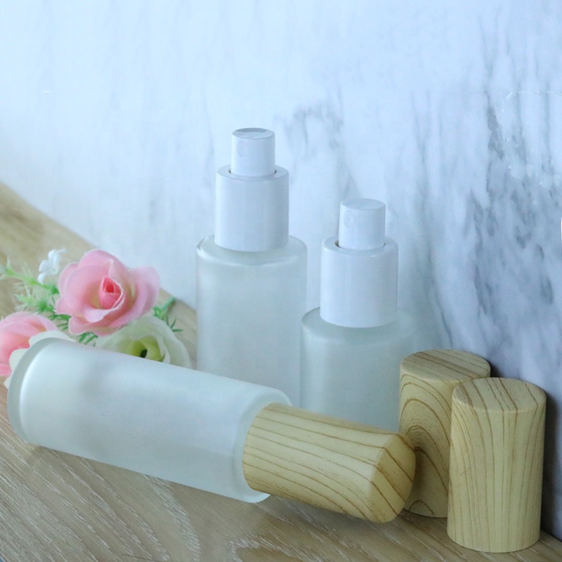 Luxury 30ml 60ml 120ml 1oz 2oz 4oz frosted glass toner perfume bottle with bamboo color spray pump (EPG28)