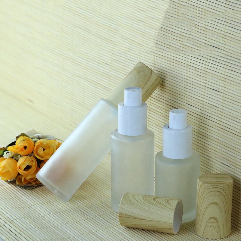 Luxury 30ml 60ml 120ml 1oz 2oz 4oz frosted glass toner perfume bottle with bamboo color spray pump (EPG28)