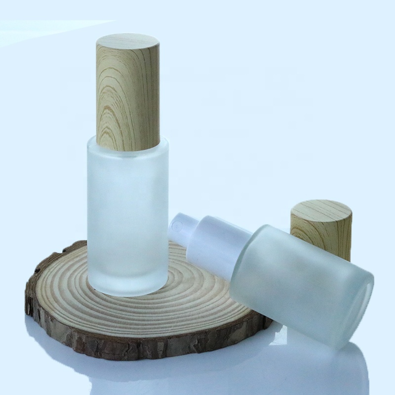 Luxury 30ml 60ml 120ml 1oz 2oz 4oz frosted glass toner perfume bottle with bamboo color spray pump (EPG28)