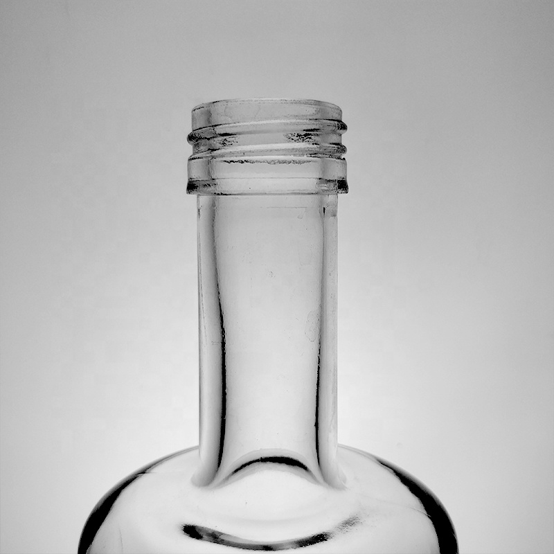 Luxury Empty Clear 750ml Liquor Round Vodka Bottles With Screw Cap High Grade Classical 75cl Spirit Gin Bottles