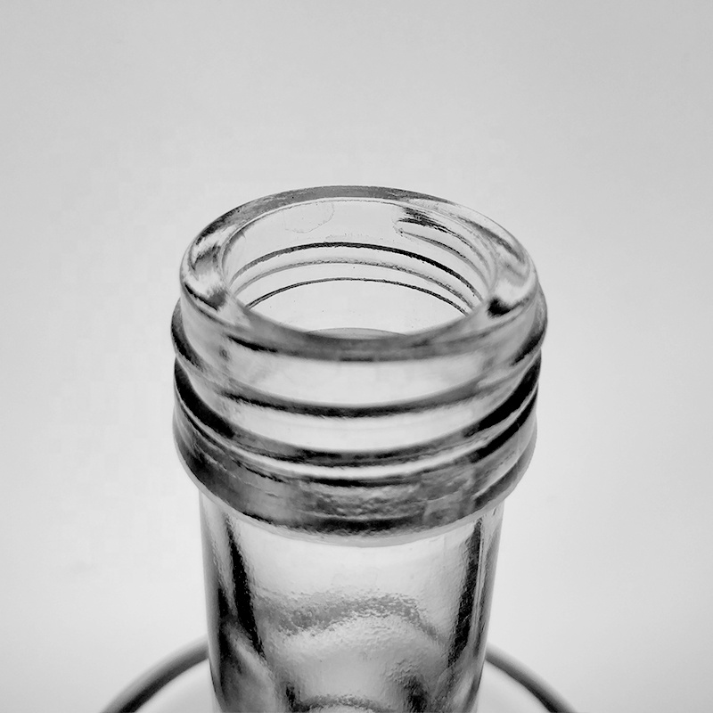 Luxury Empty Clear 750ml Liquor Round Vodka Bottles With Screw Cap High Grade Classical 75cl Spirit Gin Bottles