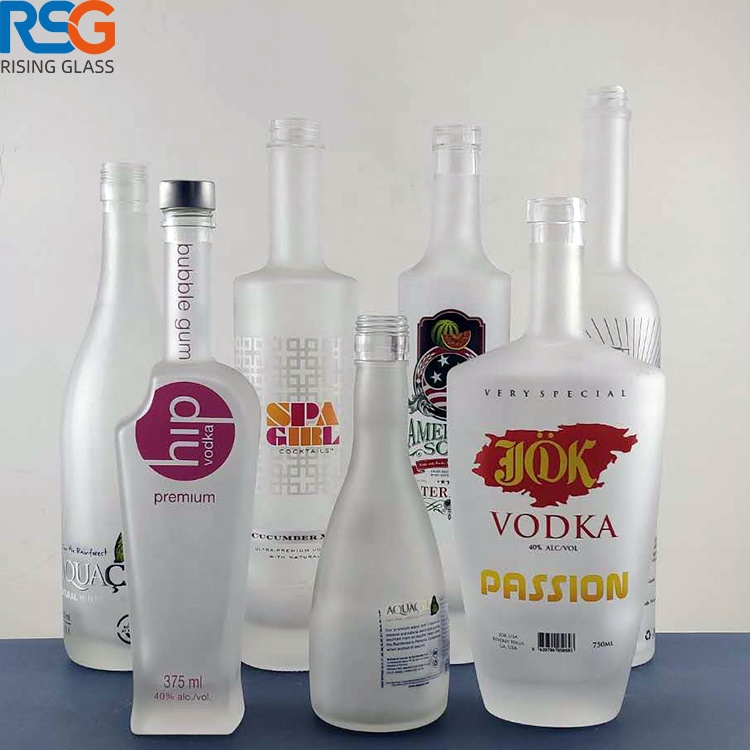Luxury Empty Clear 750ml Liquor Round Vodka Bottles With Screw Cap High Grade Classical 75cl Spirit Gin Bottles