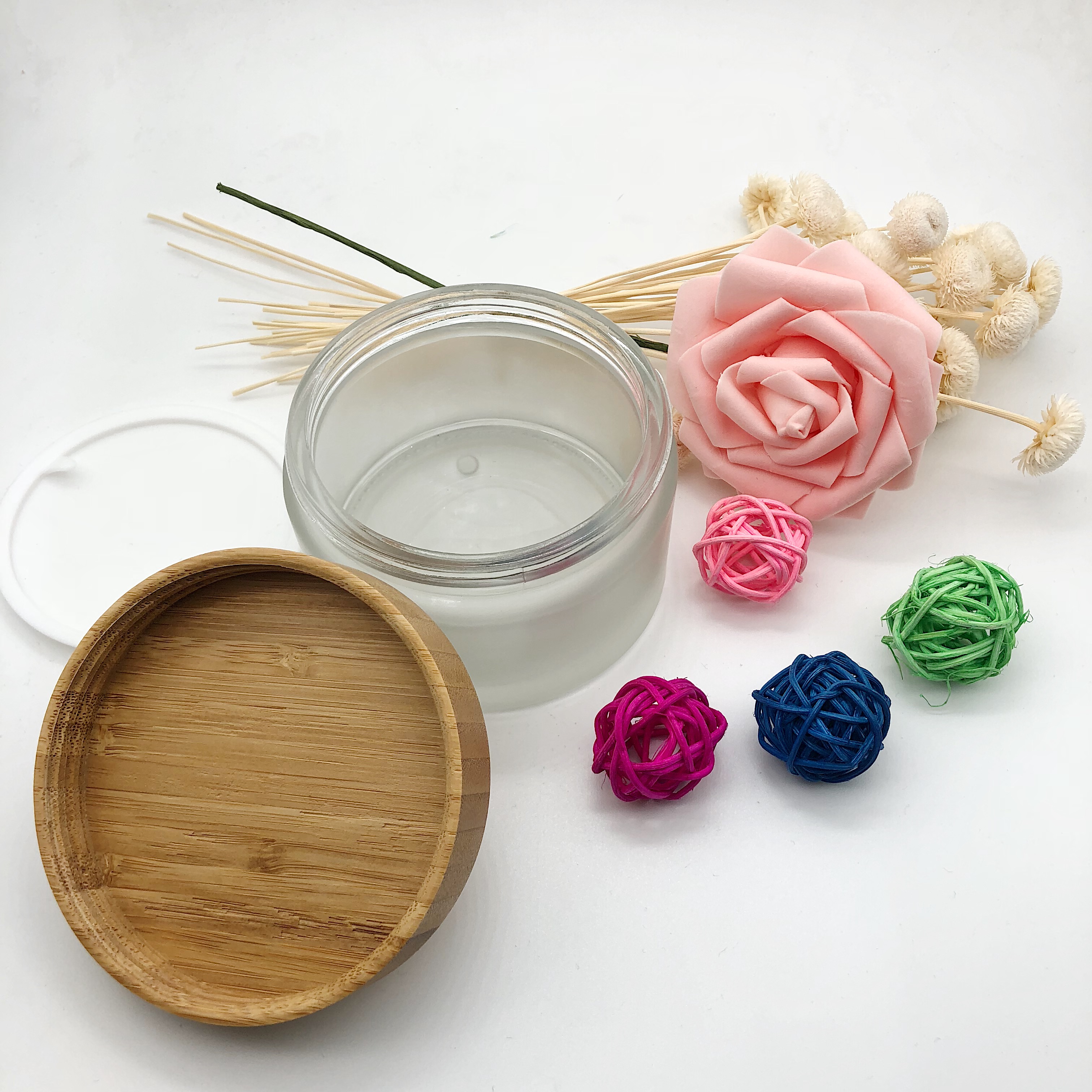 Luxury Empty Frosted Glass Jars With Bamboo Lid 50g 100g 200g