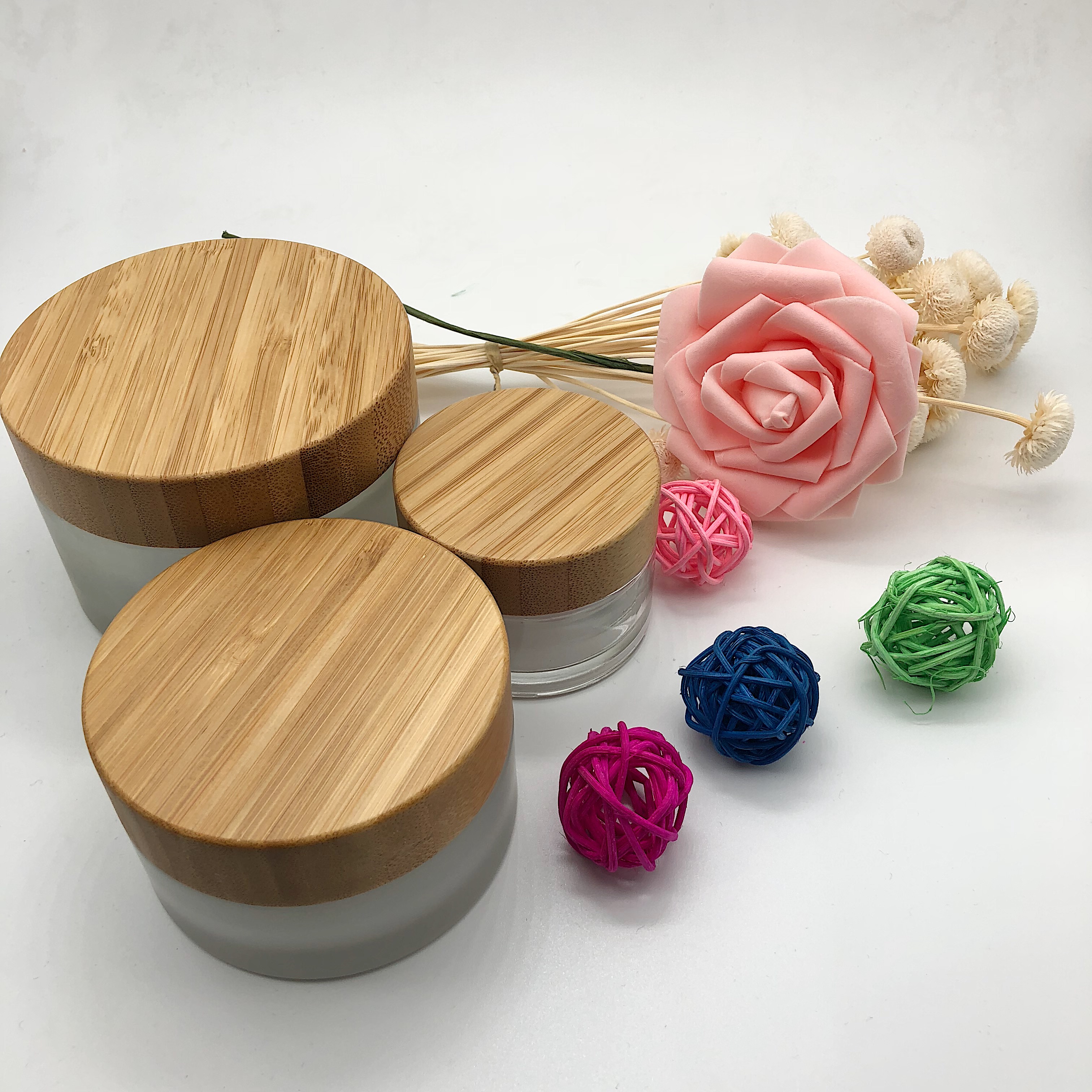 Luxury Empty Frosted Glass Jars With Bamboo Lid 50g 100g 200g