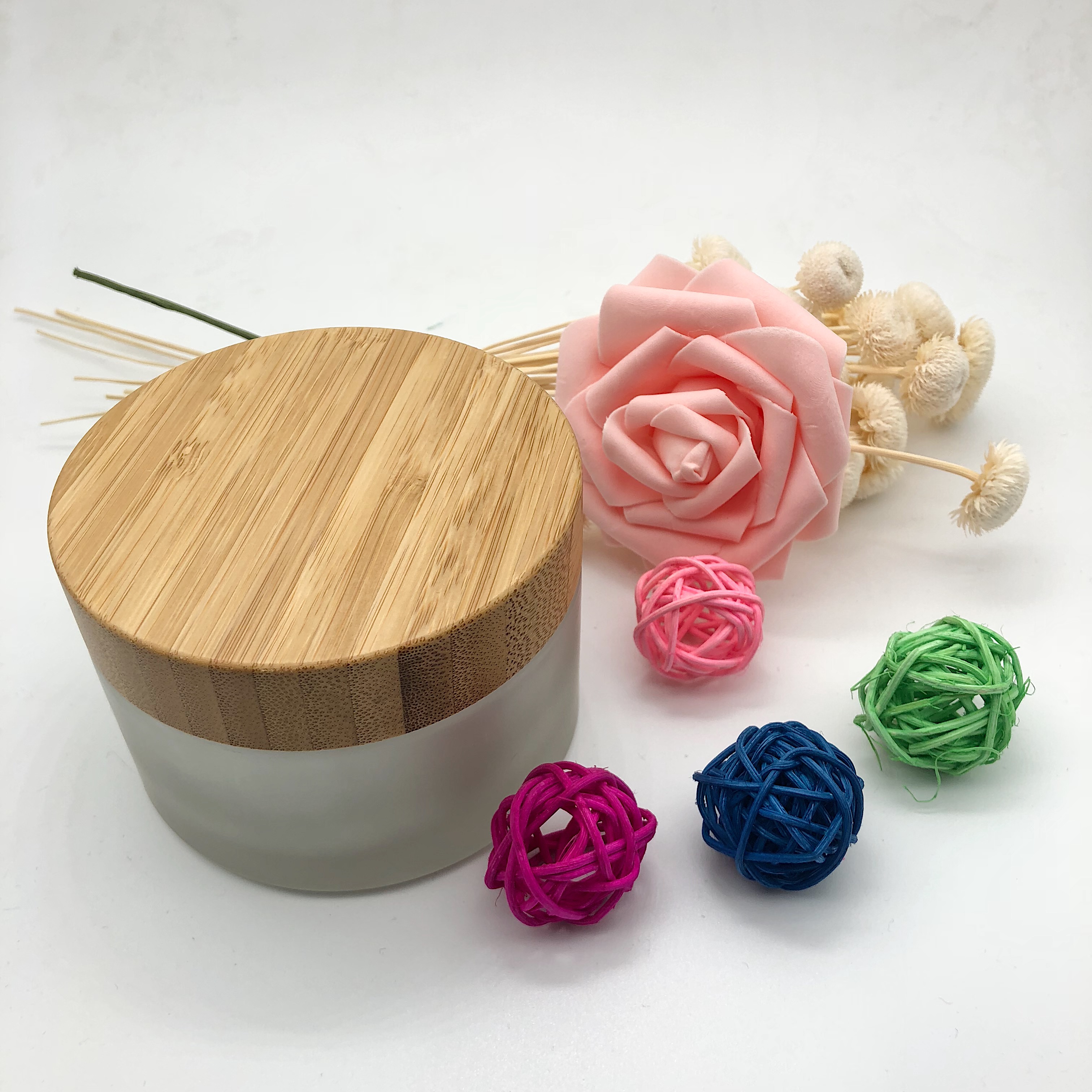 Luxury Empty Frosted Glass Jars With Bamboo Lid 50g 100g 200g