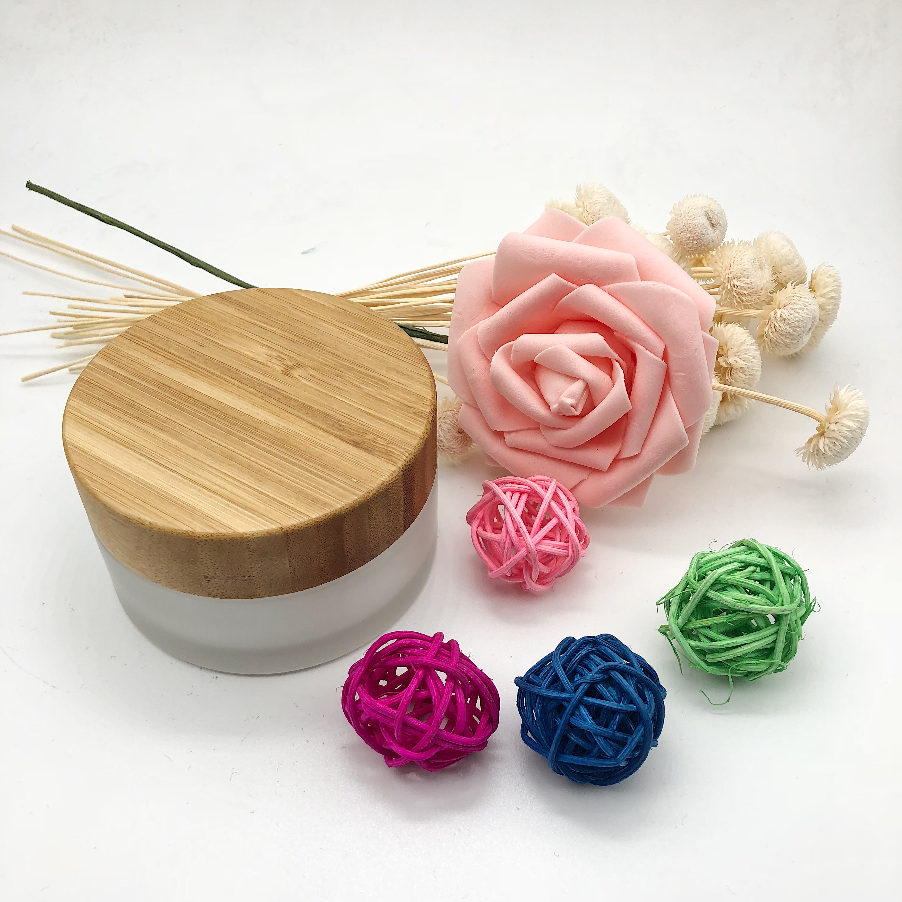 Luxury Empty Frosted Glass Jars With Bamboo Lid 50g 100g 200g