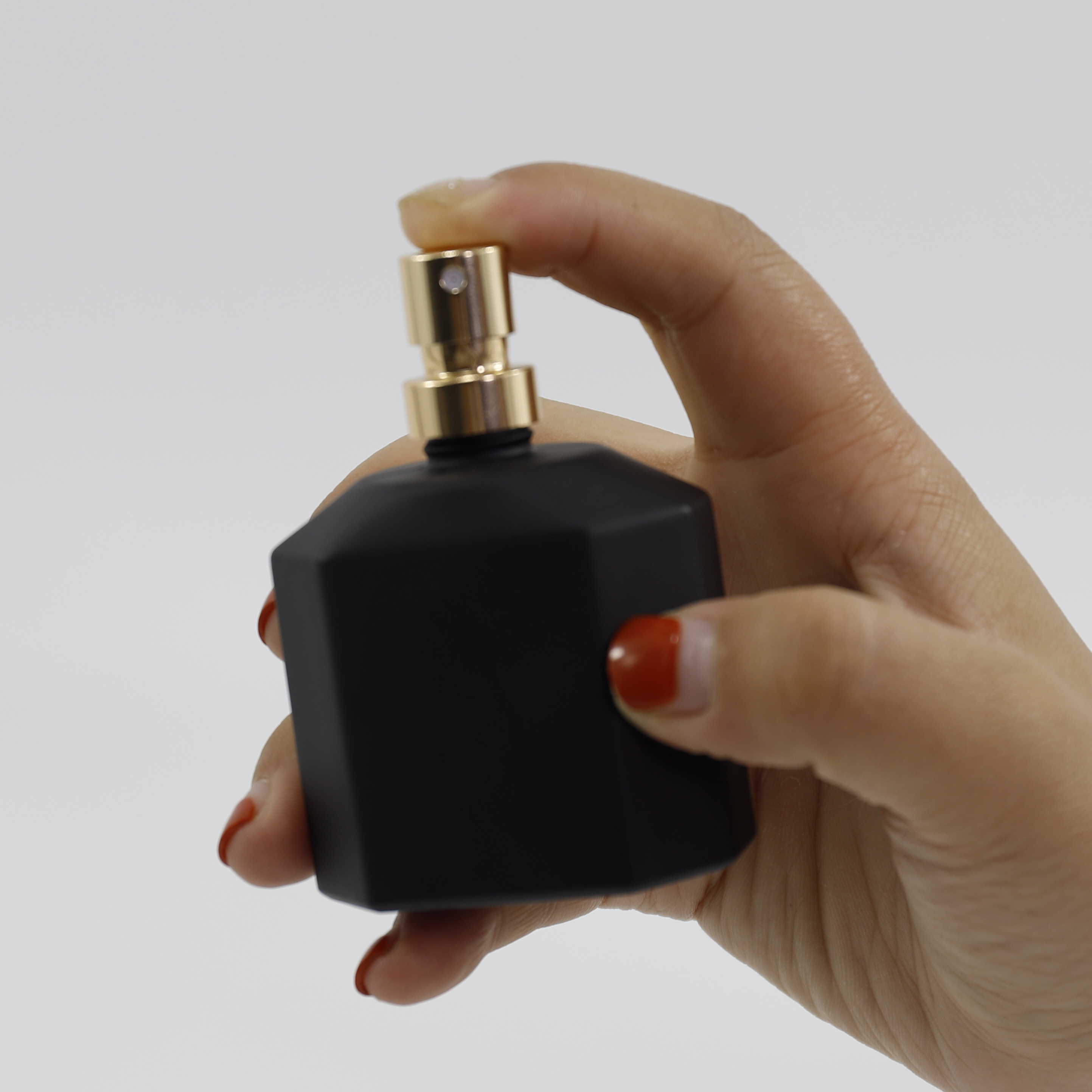 Luxury Portable 30ml Black Pump Sprayer Glass Vintage Perfume Bottles
