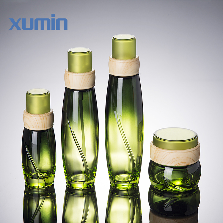 Luxury cosmetic packaging green lotion bottle glass 40ML 100ML 120ML glass bottles for cosmetics
