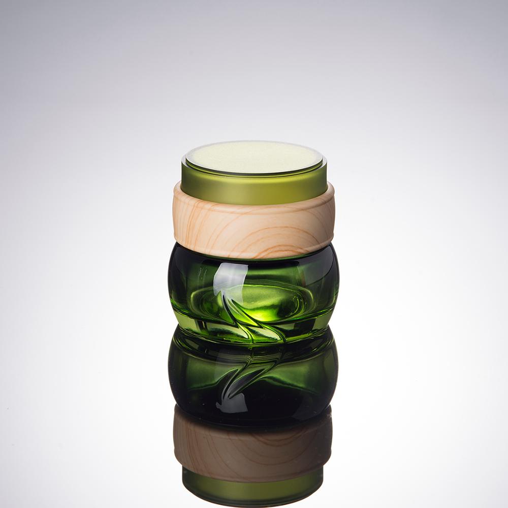 Luxury cosmetic packaging green lotion bottle glass 40ML 100ML 120ML glass bottles for cosmetics