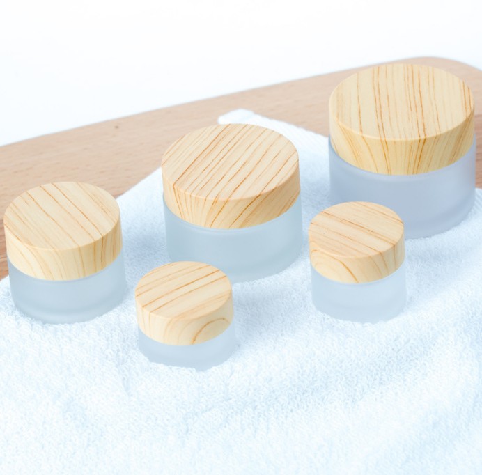 Luxury cosmetic packaging5g 10g 20g 30g 50g 60g 80g  bamboo wooden cosmetic cream jars with plastic inner