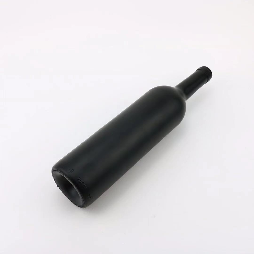 Luxury custom color painting 500 ml 750 ml with cork screw cap liquor black glass spirit bottle