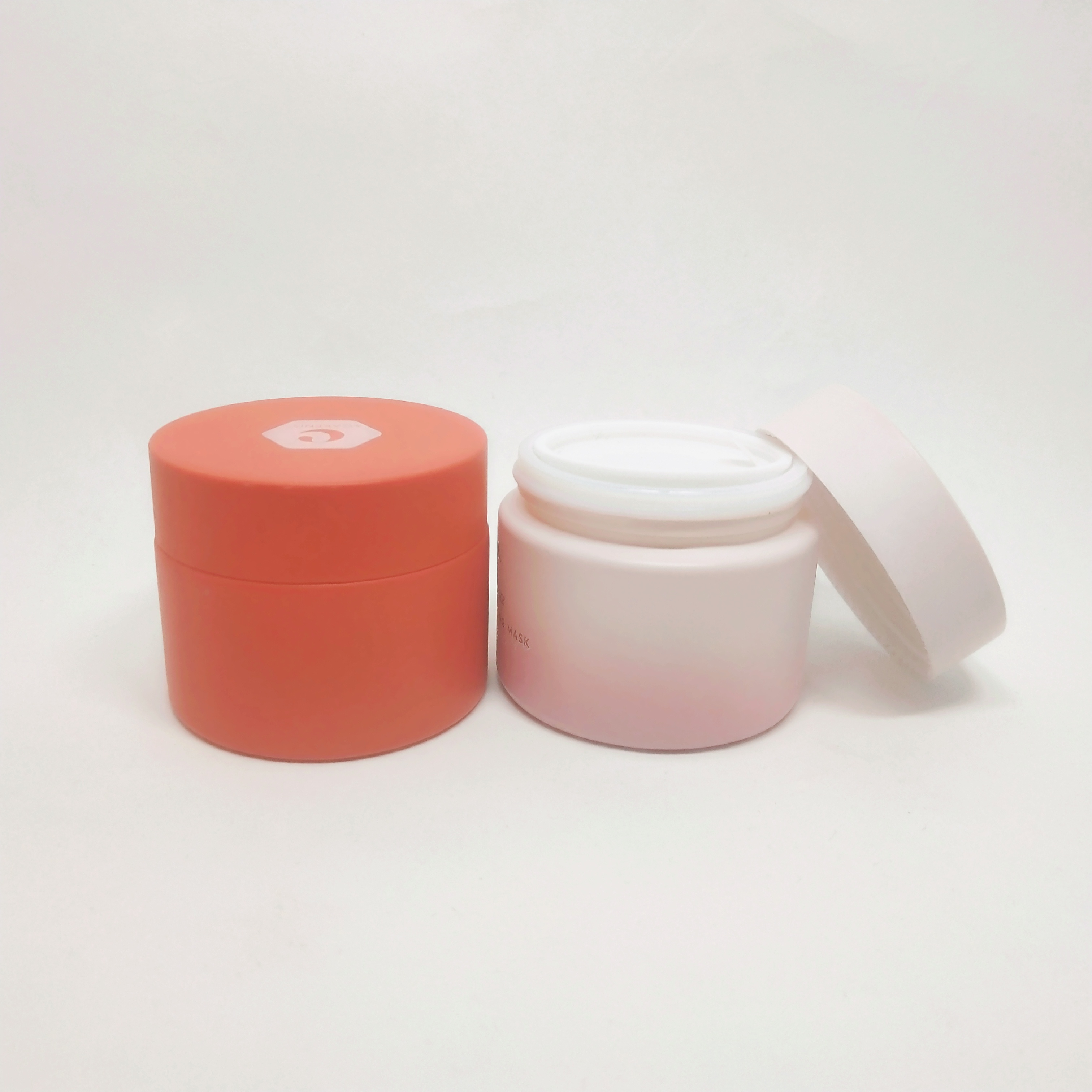 Luxury design cosmetic white porcelain bottle 30g glass cream jar with screw lid