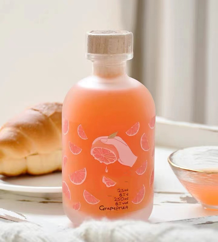Luxury small glass bottle with corks 100ml empty round 250ml 375ml 500ml glass bottle beverage for Liquor juice wine vodka