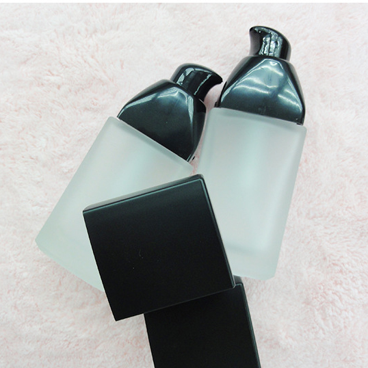 Luxury square cosmetic clear glass pump bottle 30 ml 15ml for BB cream liquid foundation