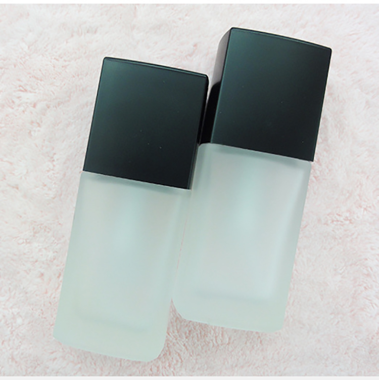 Luxury square cosmetic clear glass pump bottle 30 ml 15ml for BB cream liquid foundation