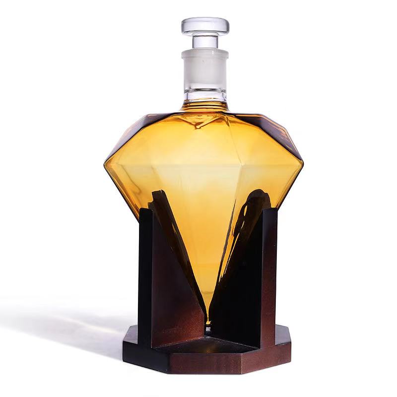 Luxury transparent cut glass liquor bottle with wood base 800 ml 1000 ml diamond liquor bottle