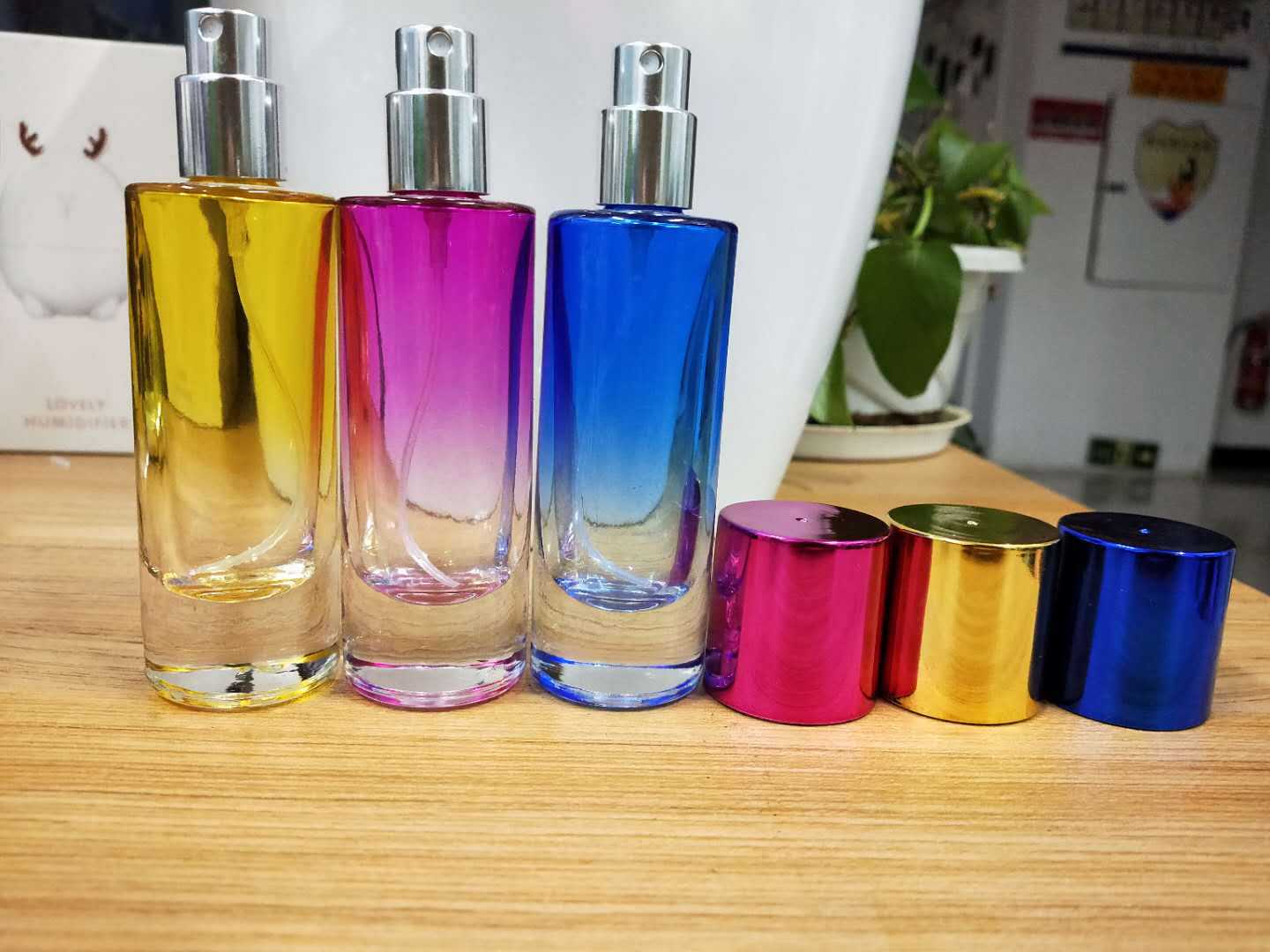 MUB High Quality Colorful 30ml Glass Spray Bottle Empty Refillable Cylinder Shape Glass Perfume Bottles With Aluminum Pumps