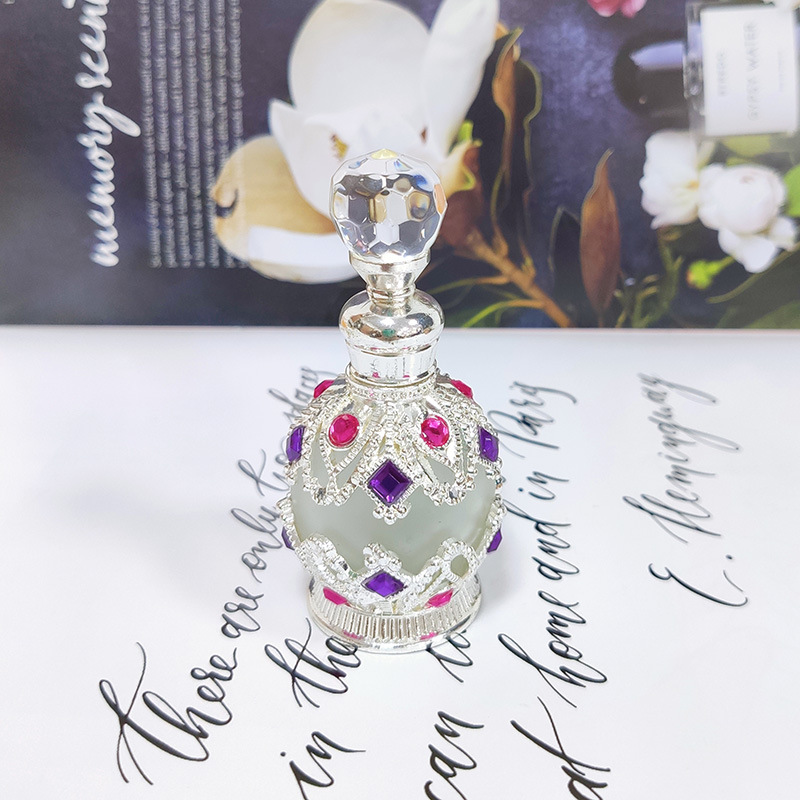 MUB Retro Arabian Style 15ml Round Metal Essential Oil Attar Bottles Empty Alloy Glass Perfume Oil Bottle With Glass Stick