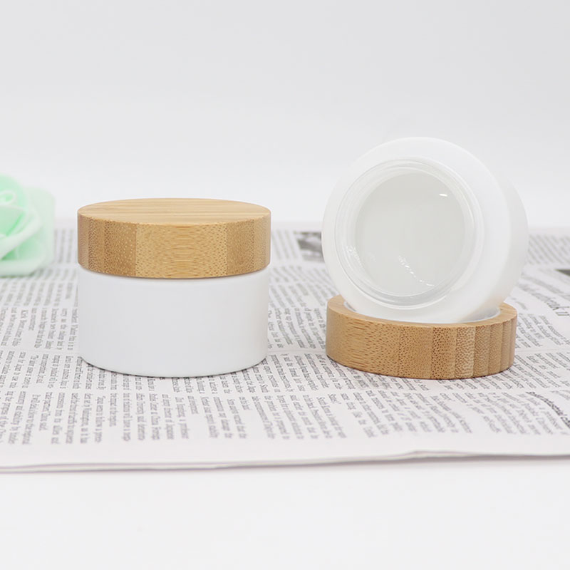 Made in China 30ml 50ml 100ml luxury bamboo lid skin care eye cream container mint green glass jar packaging