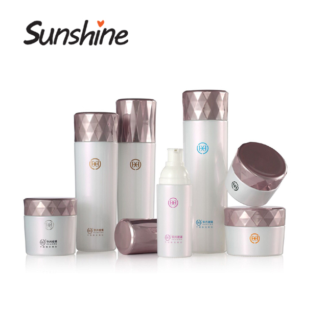 Manufacturer 100ml empty glass spray cosmetic bottle with cap