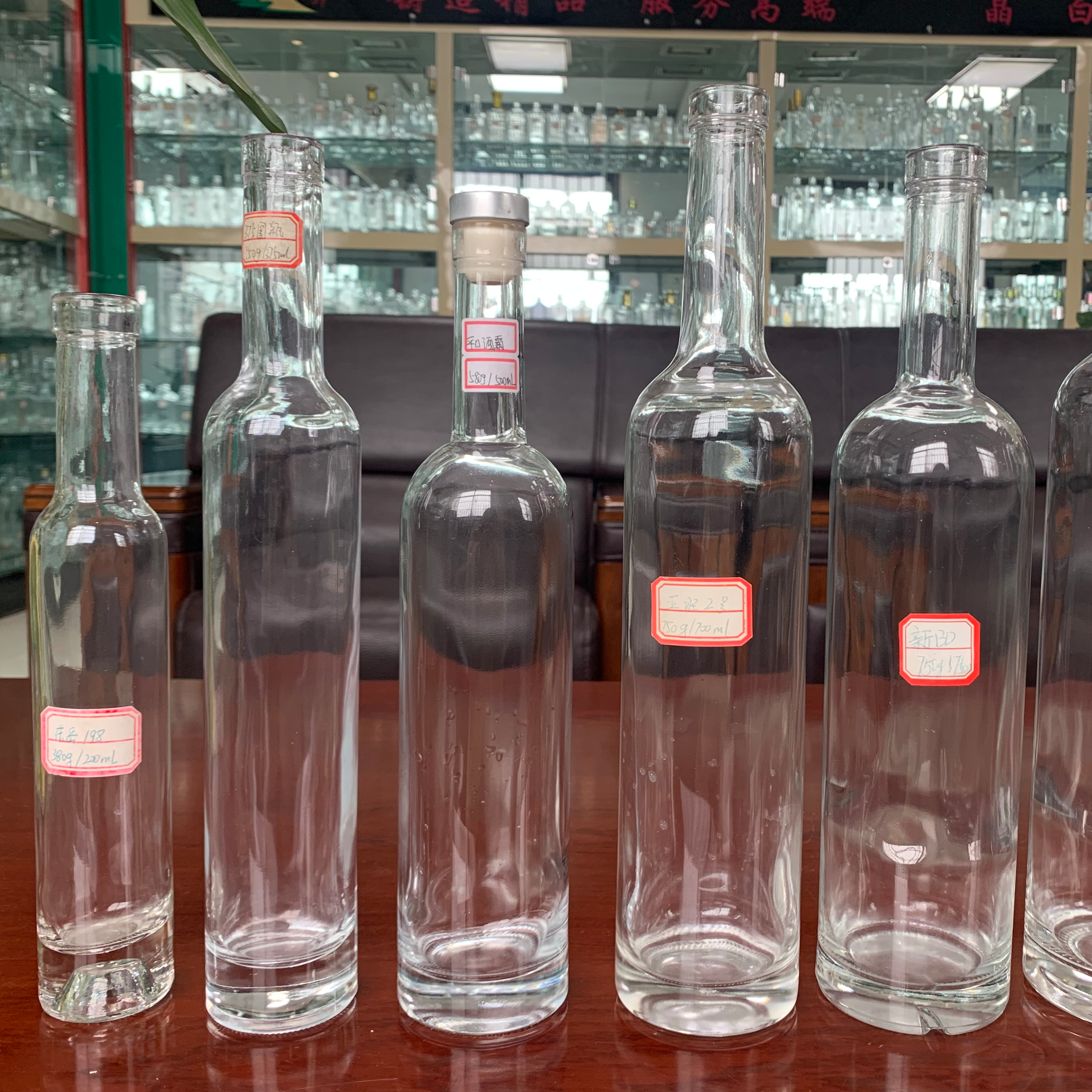 Manufacturer 500ml 750ml 700ml Tall Round Frost Vodka Wine Empty Bulk Glass Bottle with custom Label