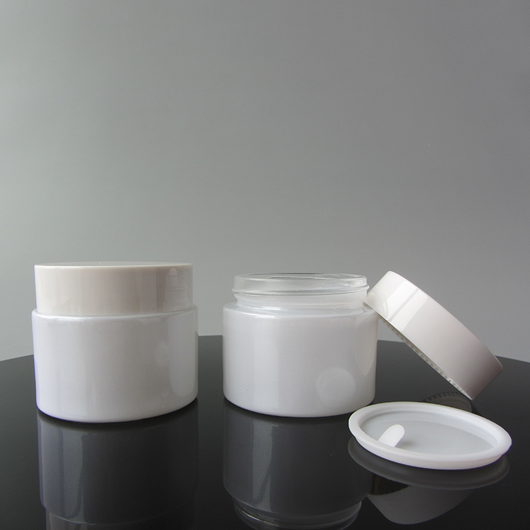 Manufacturer 50g pearl white cosmetic containers round cream glass jar with screw lid