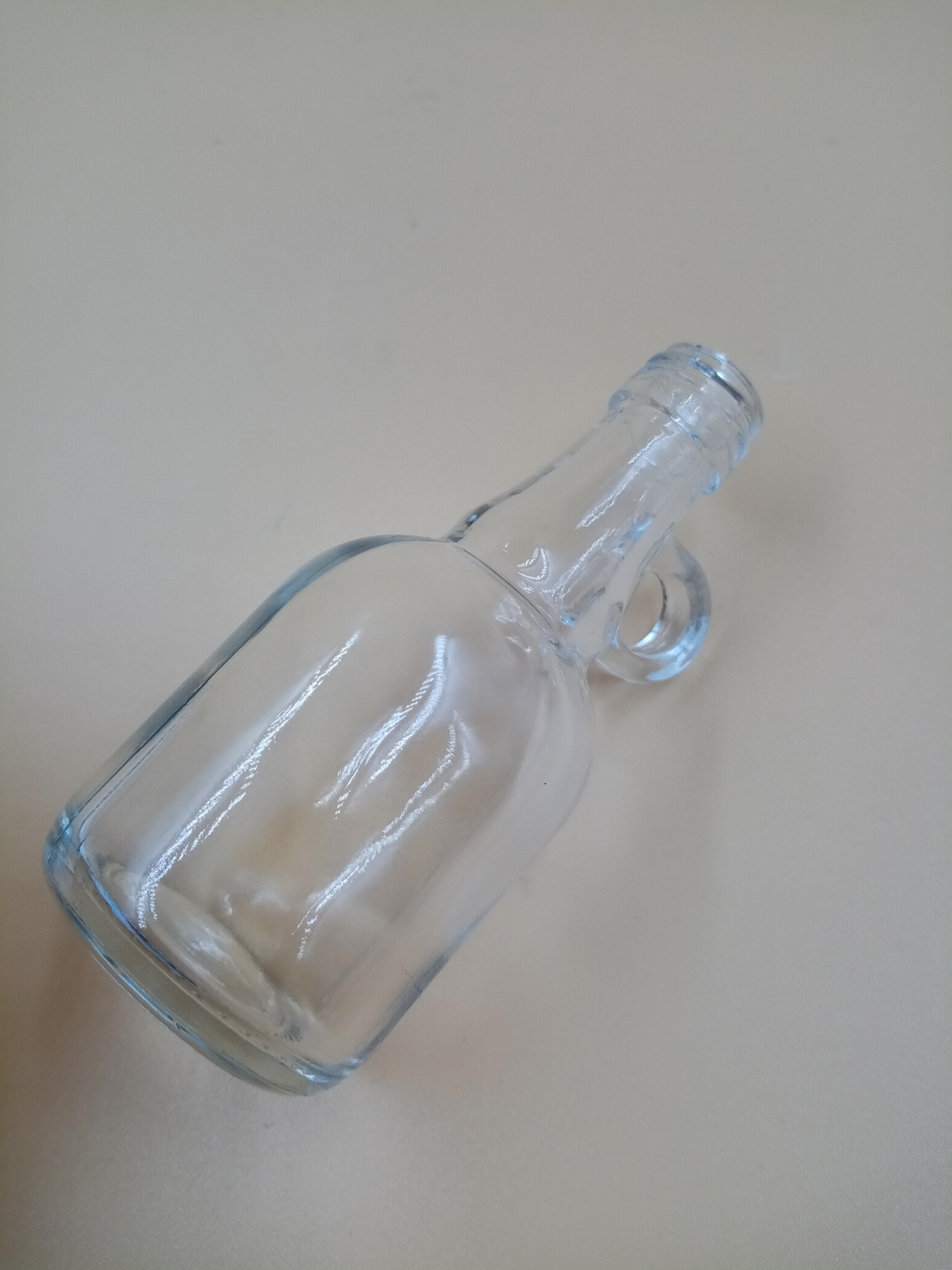 Manufacturer Factory Price Wholesale Clear California Glass Bottle mini liquor bottle with handle 55ml1307