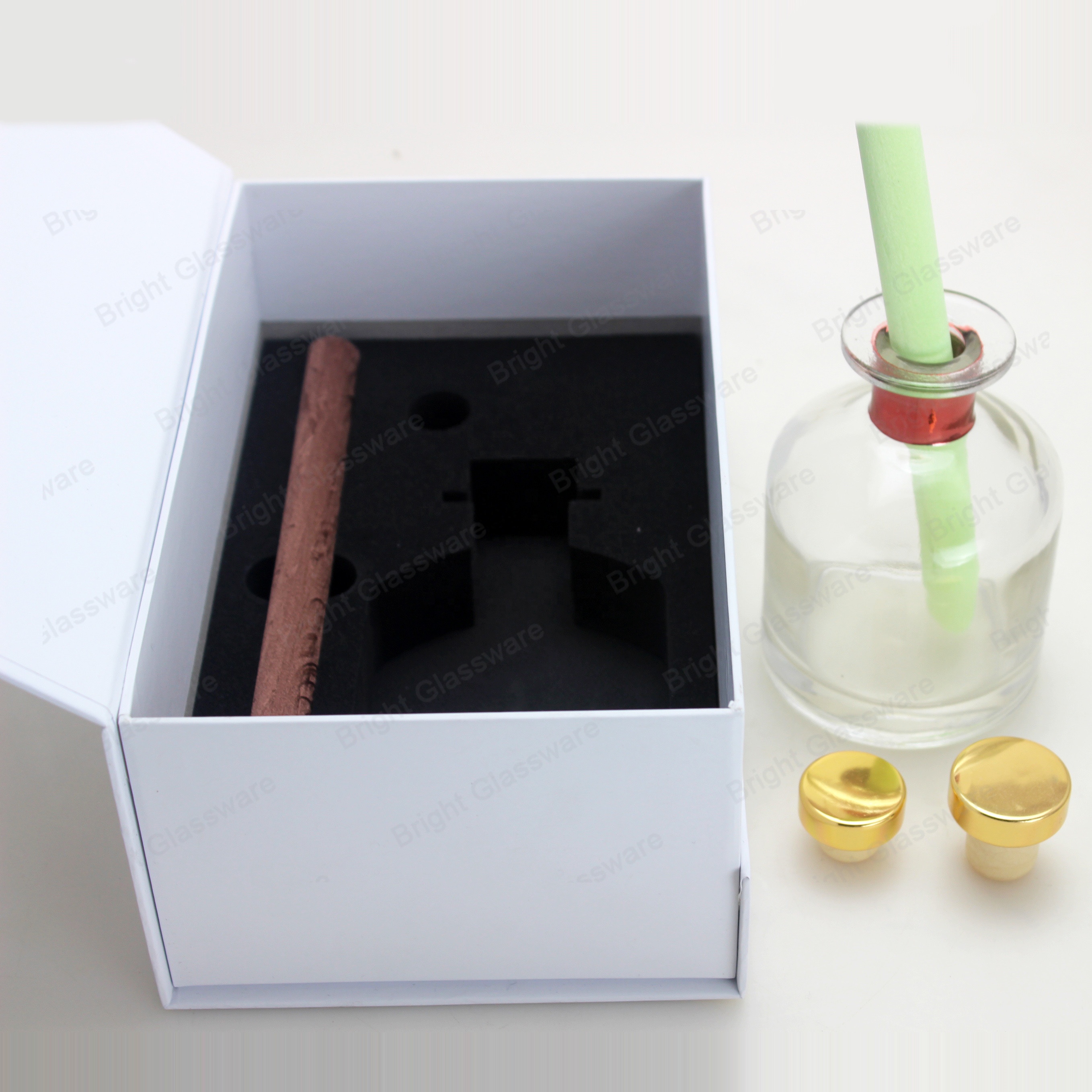 Matte shiny black reed diffuser glass bottle, reed diffuser with rattan sticks and packaging gift box