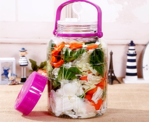 Medium capacity 240ml glass bottle for storing food