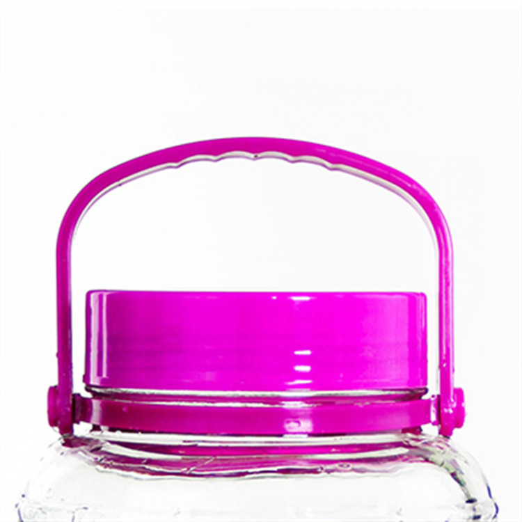 Medium capacity 240ml glass bottle for storing food