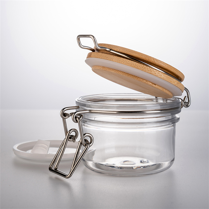 Metal hinge top plastic seasoning bottles plastic sugar salt crute bottle with wooden lid